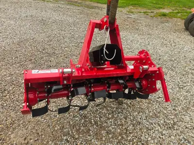 New, Un-used Heavy Duty All Gear Drive Lowery tiller (Mfg by Shak-Ti-Man) 6 blades per flange, Inclu...
