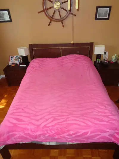 Couette chaude pour lit double/queen, View more