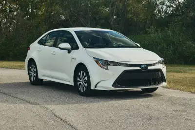 Selling 2020 toyota corolla hybrid in great condition Dual brake installed and easy removable Factor...