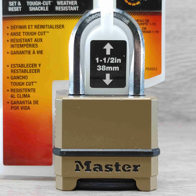 2 Master Locks BUNDLE -Combination Padlocks 1 1/2 (38mm) Shackle in Other in City of Toronto - Image 4