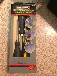 BRAND NEW - BENCHMARK 4 PIECE SCREWDRIVER SET - $10