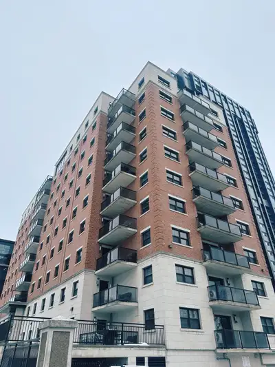 March ONLY sublet — fixed end date: Mar 31 (no extension). 1BR / 1BA apartment in the South End, gre...
