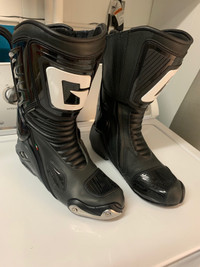 OUTSTANDING Motorcycle Boots