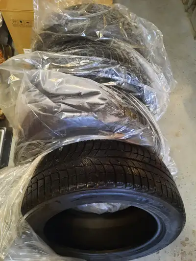 Les pneus étaient montés sur Honda Clarity. Usure des pneus: 7/32 avant et 8/32 arrière