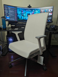 Haworth Very Ergonomic Chair ~ Free GTA Delivery ~ All White ~