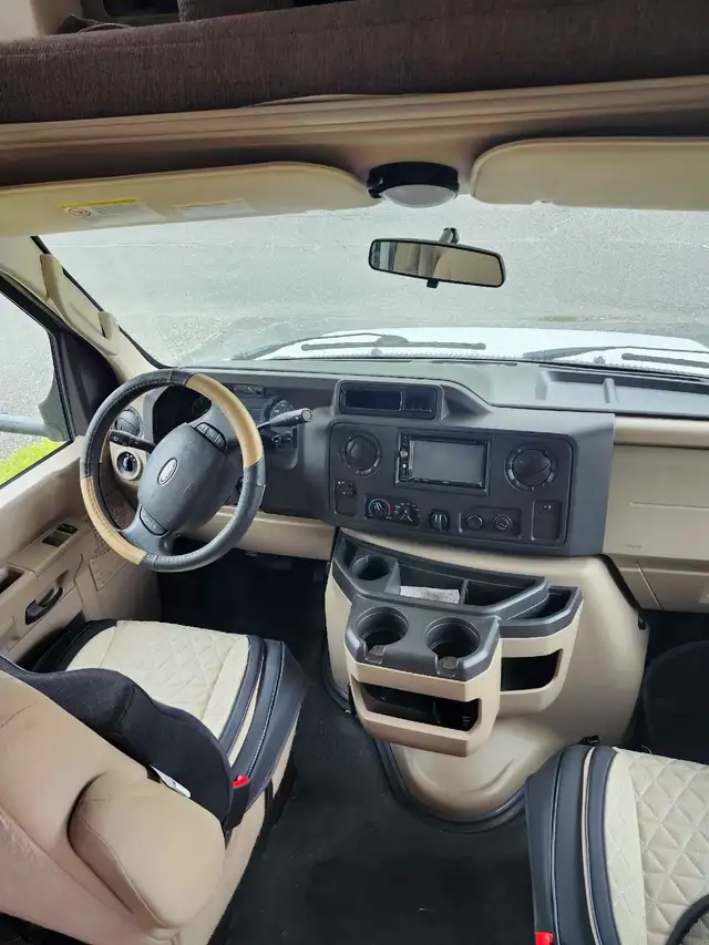 VR Coachmen 2019 in RVs & Motorhomes in Granby - Image 11