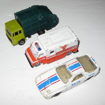 Diecast Maisto Mazda RX-7, Emergency Services, Refuse Truck in Arts & Collectibles in Longueuil / South Shore