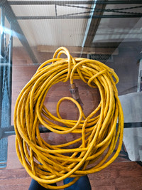 Extention cord.12/3 heavy duty 100ft