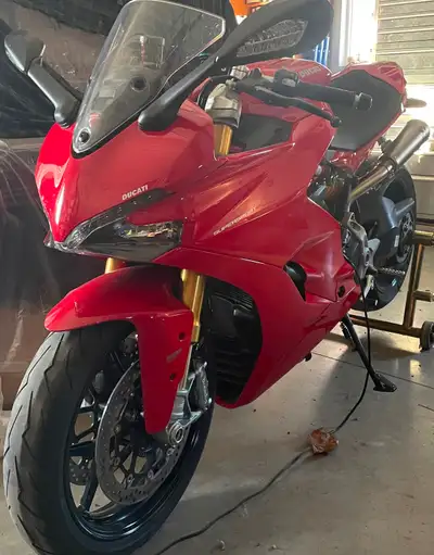 2017 Ducati 939 Supersport S with full Akrapovic Exhaust
