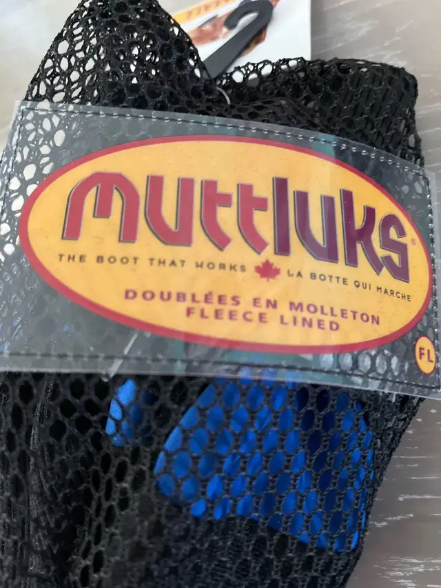 NEW XS Fleece Lined ‘Muttlucks’ boots 10$ for dogs in Accessories in Saskatoon - Image 3