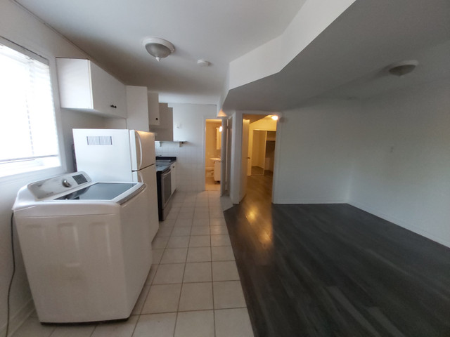 One bedroom and den apartment in Long Term Rentals in City of Toronto