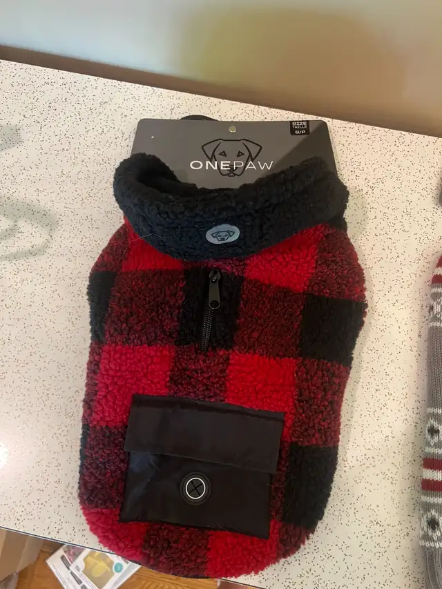 NEW: Dog Jackets Sizes Small & Medium in Accessories in Vernon - Image 10