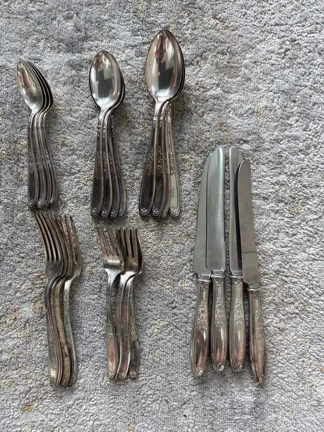 Silverware Flatware Set in Kitchen & Dining Wares in City of Toronto - Image 3