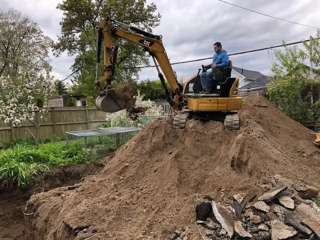 Bricks blocks concrete mansory foundatio in Brick, Masonry & Concrete in City of Toronto - Image 4