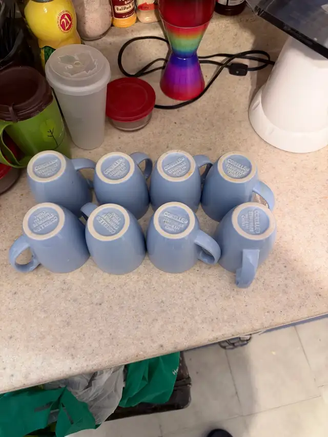 8 blue Corelle coffee cups  in Kitchen & Dining Wares in Guelph - Image 2