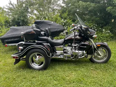 1999 Honda Valkyrie with only 38455km on it.. 6 cylinder.. in excellent condition no rust always sto...