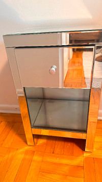 Structube 2024 mirrored nightstand