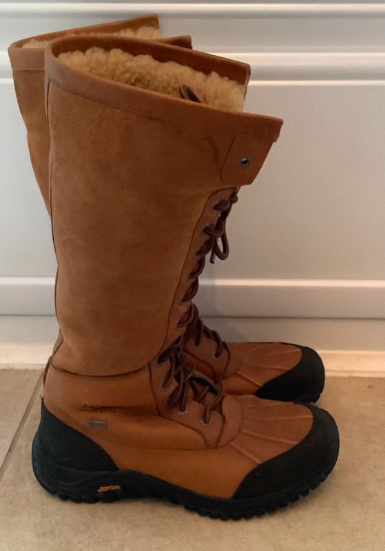 Ugg Adirondack Tall Boots, Ladies size 8 in Women's - Shoes in City of Toronto - Image 3