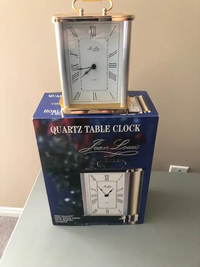 Quartz Table Clock in Home Décor & Accents in Mississauga / Peel Region - Image 3