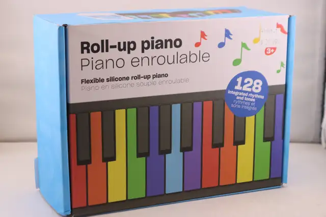 49-Key Roll-Up Piano Keyboard, Portable Rechargeable (#41826-1) in Pianos & Keyboards in City of Halifax - Image 2