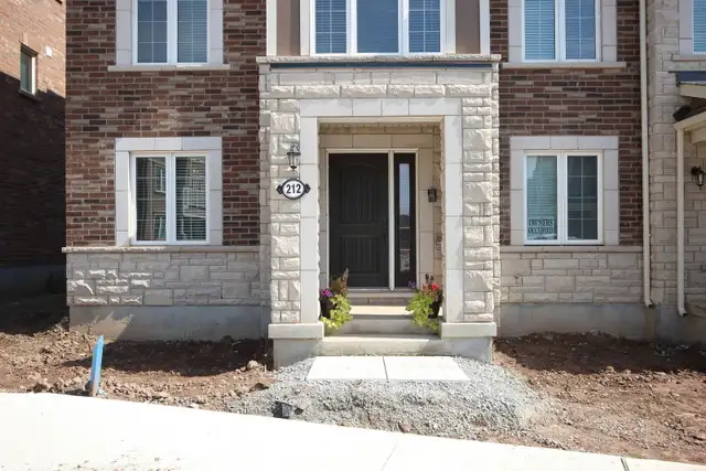 Town House for Rent 3 Bedroom + Den 2 1/2 bath
