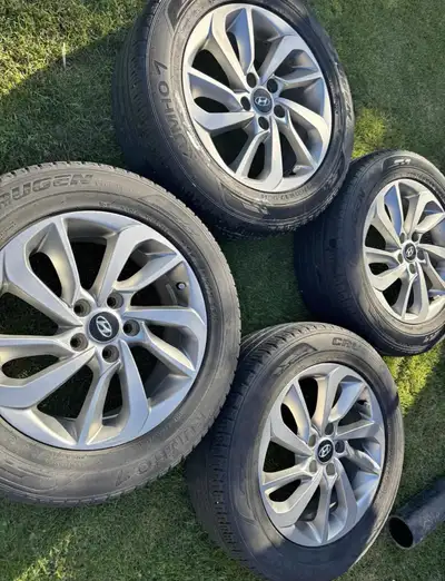 Size: 17x7J Tire size: 225/60/R17 Offset: 51 Centrebore: 67.1mm Bolt pattern: 5x114.3 Off of a 2017...