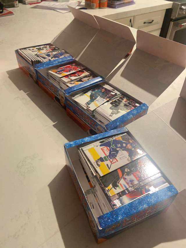 Over 1000 hockey cards from six boxes. ( no young guns)) in Arts & Collectibles in Oshawa / Durham Region