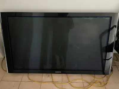 55” Samsung tv with swivel stand, View more