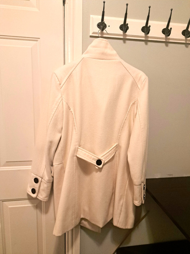 Ladies cream wool winter coat, in Women's - Tops & Outerwear in Calgary - Image 2