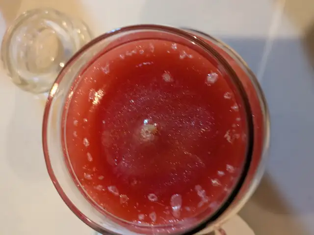 Yankee Candle lamp- rose and ivy in Home Décor & Accents in Hamilton - Image 5