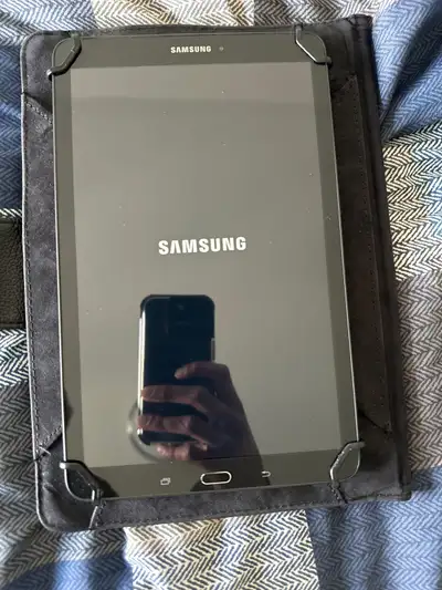 Samsung Galaxy Tab E, Nothing wrong with it just no longer used as I have replaced it with another i...