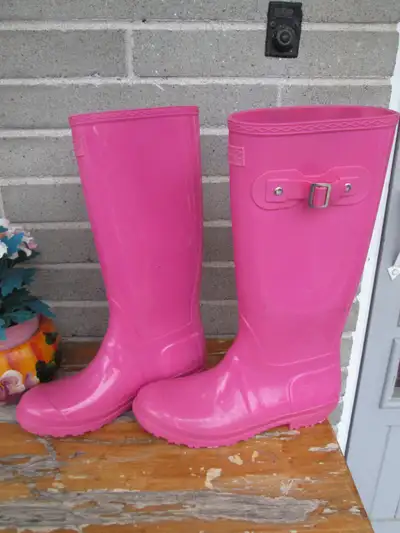 Rain boots, View more