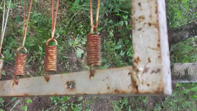 Sommier ou base de lit simple à ressort pour camp de chasse in Beds & Mattresses in Trois-Rivières - Image 3