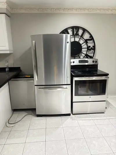 Must Go GE set Fridge can DELIVER, View more