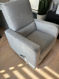 Chaise berçante Dormatex en tissus gris pâle