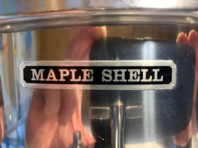 Early 80s Vintage Pearl 7 Piece MX Maple Shell Drum Kit in Drums & Percussion in Mississauga / Peel Region - Image 6