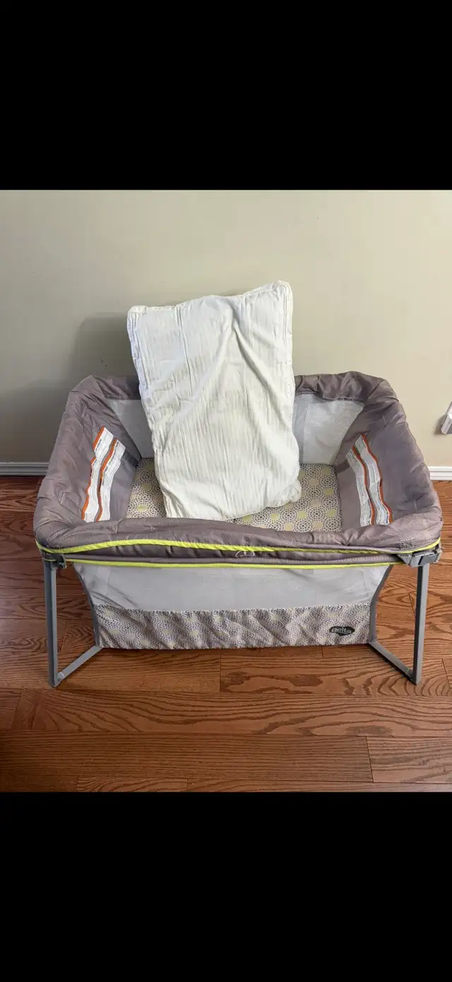 Baby Bed, Bassinet, Changing area, Playard in Other in Mississauga / Peel Region - Image 4