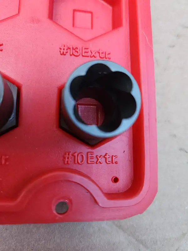 Craftsman Damaged Head Of The Bolt 5 Pc Extractor Set New in Hand Tools in Windsor Region - Image 8