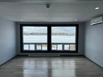 Newly renovated, spacious, and bright modern apartments at 360 Parkside Drive are now available for...