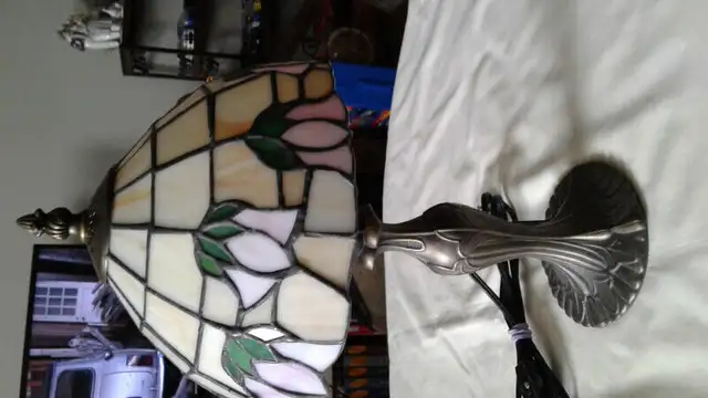 Tiffany style lamp in Indoor Lighting & Fans in Ottawa - Image 2