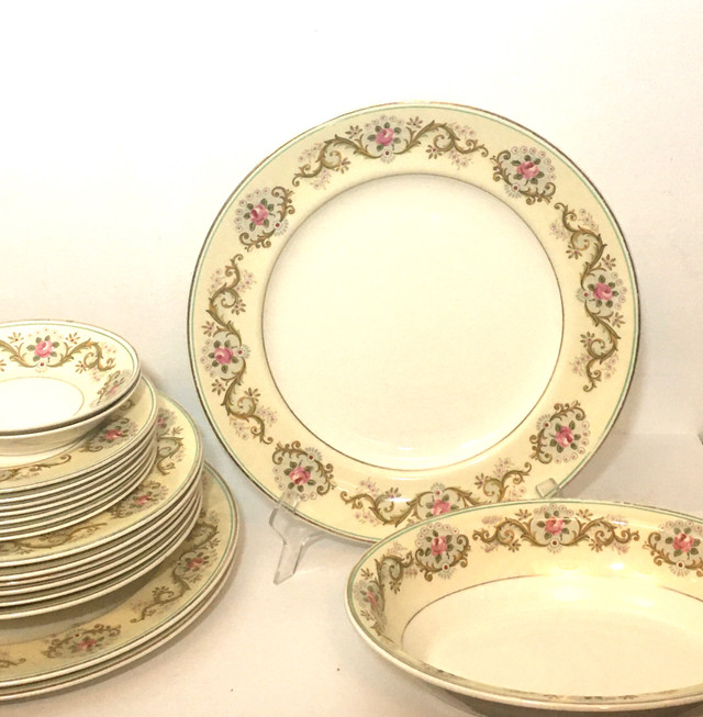 Vintage 30s Johnson Bros Pareek Twyford dishes in Kitchen & Dining Wares in City of Toronto - Image 4