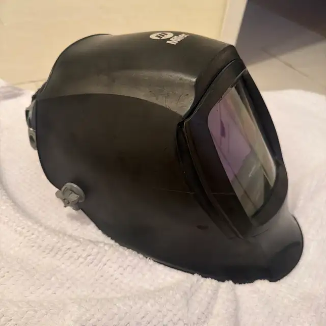 miller digital infinity welding helmet in Other Business & Industrial in Delta/Surrey/Langley - Image 4