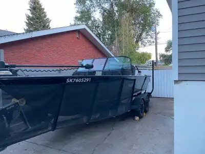 Clean low hour boat up for sale. Evinrude G2 250hp only 96hrs Minnkota 36v Terrova Helix 8 on the bo...