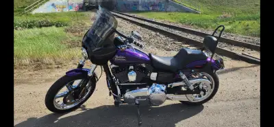 2014 HD Street Bob 103" 16,477 km. Rare Voodoo Purple factory flake paint, SE 254 Cam, Vance & Hines...