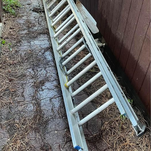 34 foot extension ladder (2x17 rungs) | Ladders & Scaffolding | Ottawa |  Kijiji