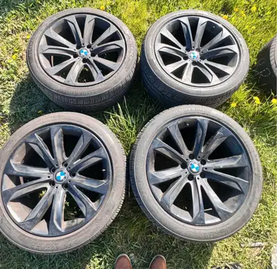 Staggerred rims and tires for bmw x5/x6 5x120 bolt pattern Will fit e70/F15 Brand new tires almost 9...