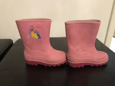 Used Disney Princess Boots. Posted in baby items, clothing - 4T in Winnipeg. December 30, 2018 Size...
