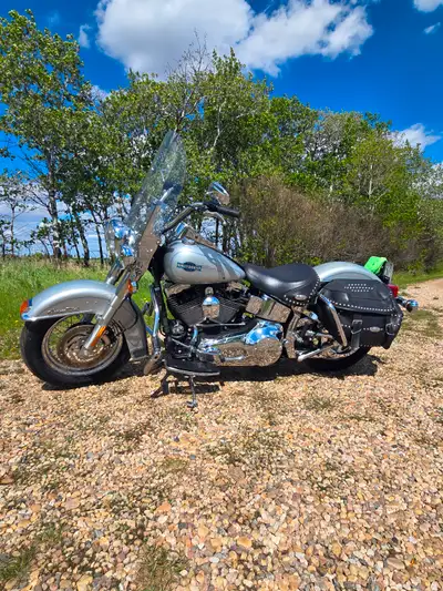 2005 Heritage Softail, carburated, harley heads with decompression valves, cams, air cleaner, high f...