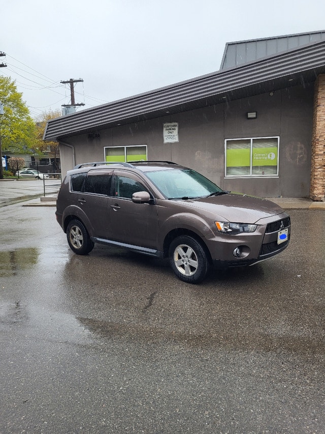 2010 Mitsubishi Outlander AWD Cars & Trucks Hamilton Kijiji