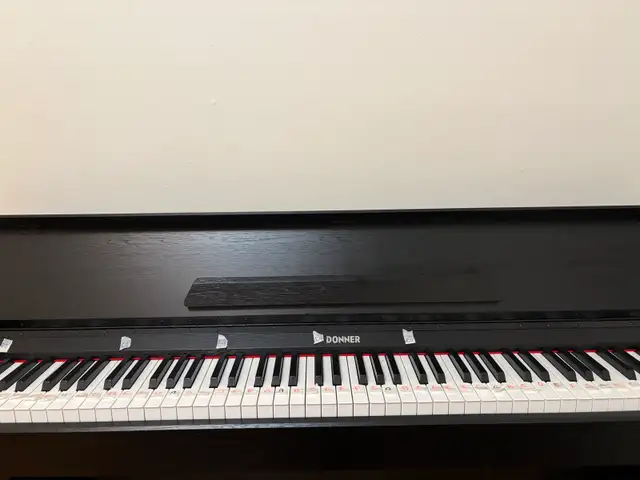 donner piano  in Pianos & Keyboards in City of Toronto - Image 3